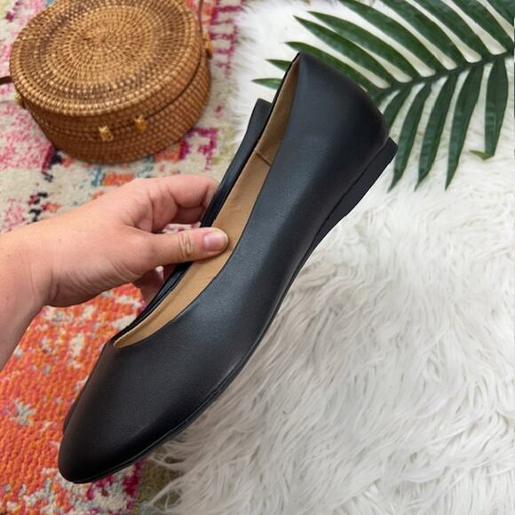Lane Bryant Black Faux Leather Slip On Ballet Flat Neutral Minimalist 10W WIDE - Picture 6 of 11
